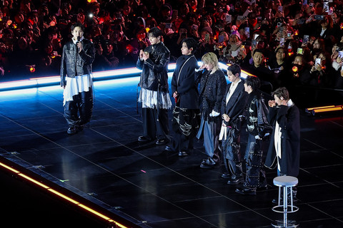 Boy group K-pop BTS tampil dalam konser di Gwanghwamun Square, Seoul (21/3). Foto: KIM HONG-JI/AFP