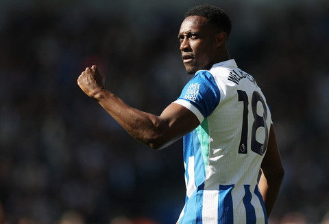 Pertandingan Premier League antara Brighton & Hove Albion melawan Liverpool berlangsung di The American Express Community Stadium (21/3). Foto: Paul Childs/REUTERS