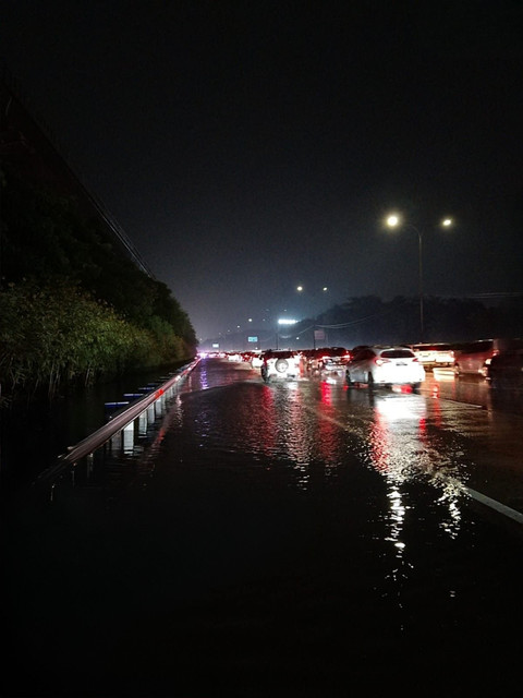 Genangan di Tol Jagorawi Km 12.  Foto: Dok. Jasa Marga