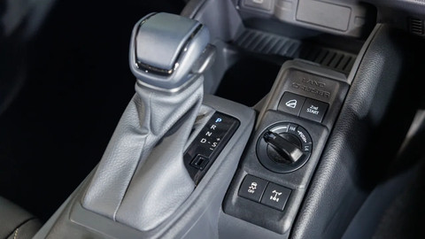 Toyota Land Cruiser FJ resmi meluncur di Thailand. Foto: Dok. Thairath