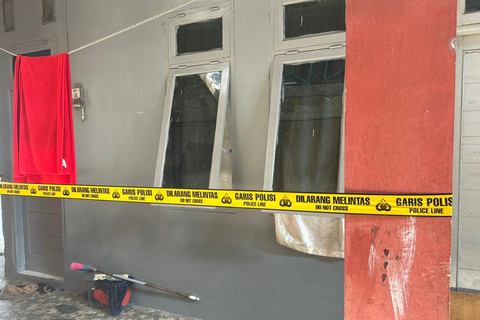 Kontrakan korban diduga pembunuhan terhadap cucu seniman Mpok Nori, Dwintha Anggary di Jalan Daman I, Kelurahan Bambu Apus, Cipayung, Jakarta Timur, Minggu (22/3/2026). Foto: Nauval Pratama/kumparan