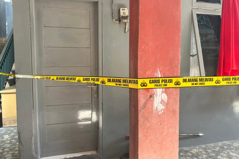 Kontrakan korban diduga pembunuhan terhadap cucu seniman Mpok Nori, Dwintha Anggary di Jalan Daman I, Kelurahan Bambu Apus, Cipayung, Jakarta Timur, Minggu (22/3/2026). Foto: Nauval Pratama/kumparan
