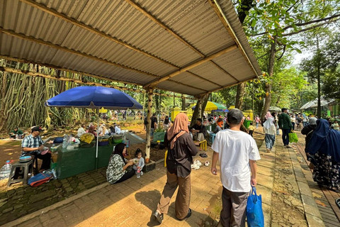 Pengunjung berwisata di Taman Margasatwa Ragunan, Jakarta, MInggu (22/3/2026). Foto: Amira Nada Fauziyyah/kumparan