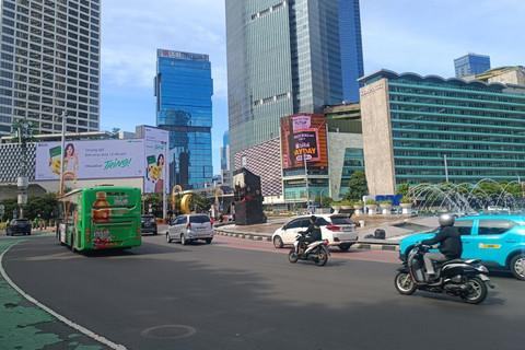 Kondisi lalu lintas di kawasan Bundaran HI, Jakarta, Senin (23/3/2026). Foto: Ryan Iqbal/kumparan