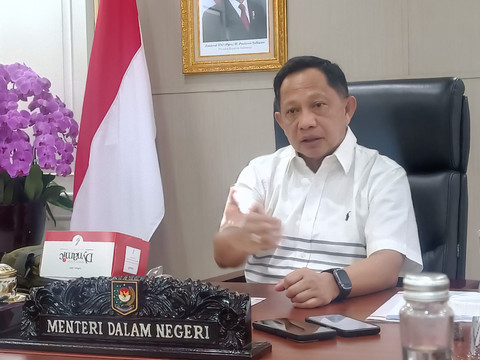 Menteri Dalam Negeri, Tito Karnavian saat di kediamannya di Widya Candra I, Jakarta Selatan, Senin (23/3). Foto: Ryan Iqbal/kumparan