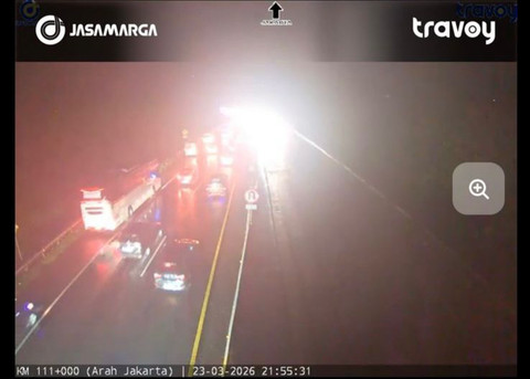 Lalu Lintas Cipularang arah Jakarta, Senin (23/3) malam. Foto: Dok. Travoy Jasa Marga
