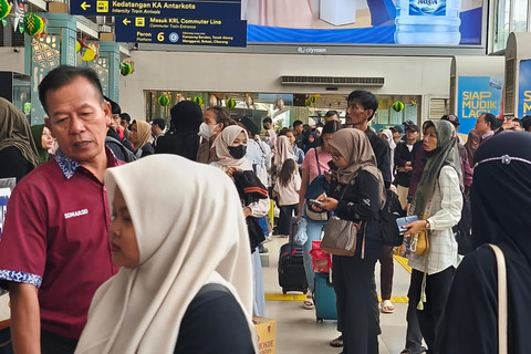 Suasana Stasiun Pasar Senen, Jakarta, Selasa (24/3/2026). Foto: Jeni Ritanti/kumparan