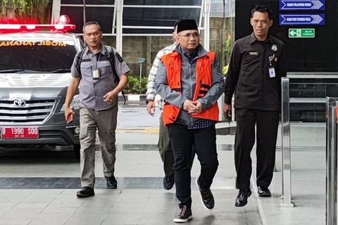 Tersangka kasus dugaan korupsi kuota haji dan penyelenggaraan ibadah haji Yaqut Cholil Qoumas atau Gus Yaqut tiba di Gedung Merah Putih KPK, Jakarta, Selasa (24/3/2026). Foto: Jonathan Devin/kumparan