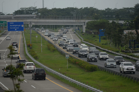 Kendaraan melintas di jalan tol Solo-Semarang, Boyolali, Jawa Tengah, Selasa (24/3/2026).  Foto: Aloysius Jarot Nugroho/ANTARA FOTO