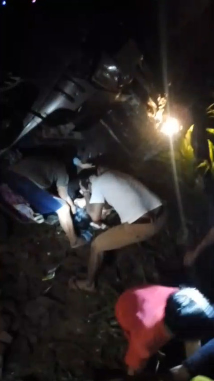 Kecelakaan maut di Majalengka yang tewaskan 6 orang pada Senin (23/3) malam. Foto: Dok. Istimewa