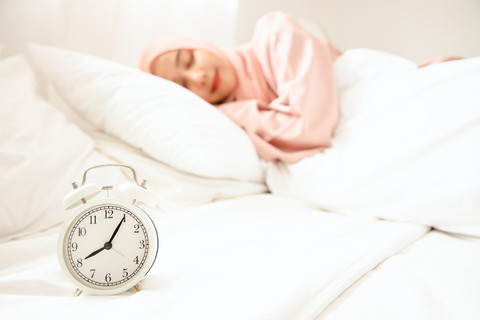 Perempuan tidur. Foto: Manop Boonpeng/Shutterstock