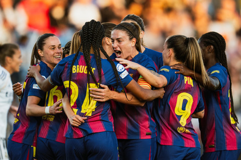 Barcelona Femeni menang 6-2 atas Real Madrid di leg pertama perempat final Liga Champions Wanita 2025/26, Kamis (26/3). Foto: fcbarcelona.com