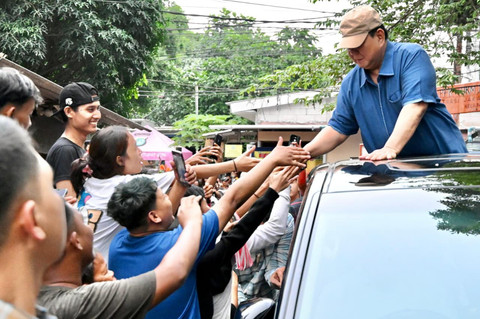 Presiden Prabowo Subianto blusukan ke permukiman di bantaran rel dekat Stasiun Pasar Senen, Jakarta Pusat, Kamis (25/3/2026). Foto: Cahyo - Biro Pers, Media, dan Informasi Sekretariat Presiden