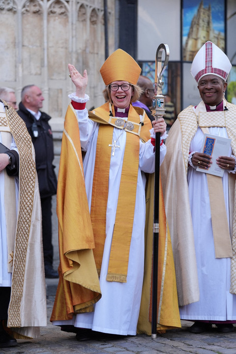 Sarah Mullally dilantik sebagai Uskup Agung Canterbury di Katedral Canterbury, Kent, Inggris, Rabu (25/3/2026). Foto: Yui Mok/Pool/REUTERS