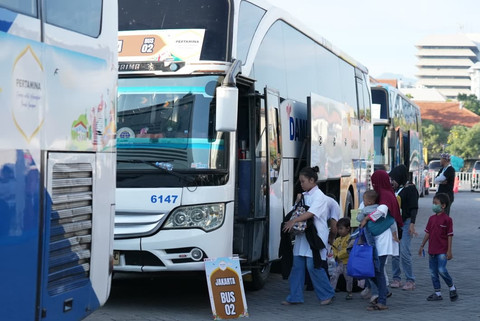 Pertamina memfasilitasi lebih dari 900 peserta untuk diberangkatkan kembali ke Jakarta secara serentak dari empat kota. Foto: Pertamina.