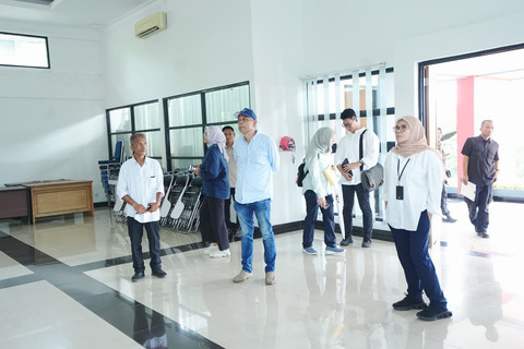 Wamensos Agus Jabo saat meninjau calon lokasi Sekolah Rakyat di PPSDMAP Kementerian Perhubungan, Kabupaten Bogor, Sabtu (28/3/2026). Foto: Dok. Kemensos