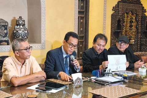 Konferensi pers Tifa-Roy's Advocates di kawasan Jakarta Selatan, Minggu (29/3/2026). Foto: Zamachsyari/kumparan