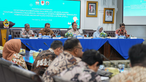 Penandatanganan Nota Kesepahaman (MoU) dan Perjanjian Kerja Sama (PKS) antara Pemerintah Provinsi Jawa Tengah, Kota Semarang, dan Kabupaten Kendal di Semarang (28/3/2026). Foto: dok. kemenlh