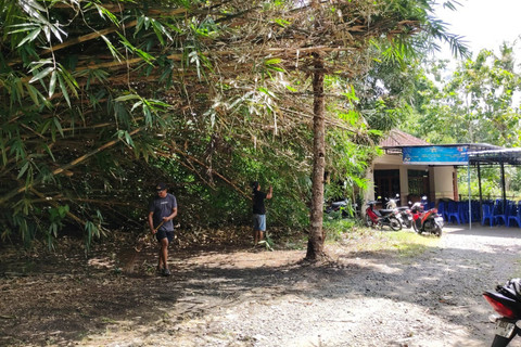 Suasana rumah duka anggota TNI yang gugur saat tugas dalam misa perdamaian di Lebanon, Prajurit Kepala (Praka) Farizal Rhomadhon, di Ledok RT 17, Kelurahan Sidorejo, Kapanewon Lendah, Kabupaten Kulon Progo. Foto: Arfiansyah Panji Purnandaru/kumparan