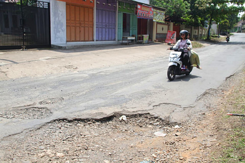 Lubang yang terdapat di Desa Daren, Kecamatan Nalumsari, Kabupaten Jepara, Jawa Tengah pada Senin (30/3/2026). Foto: Vega Maarijil Ula/kumparan