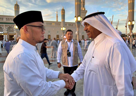 Wakil Menteri Haji dan Umrah RI, Dahnil Anzar Simanjuntak, bertemu dengan Wakil Menteri Haji dan Umrah Arab Saudi, Abdulfattah bin Sulaiman Mashat, di Madinah, Minggu (29/03/2026). Foto: Dok. Kemenhaj RI