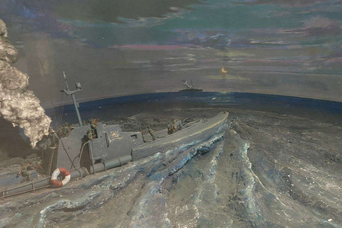 Diorama yang menggambarkan Pertempuran Laut Aru di Museum Satria Mandala. Foto: Wikimedia Common (gambar bebas hak cipta)