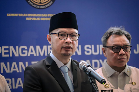 Hendarsam Marantoko memberikan keterangan usai acara pelantikan dirinya sebagai Dirjen Imigrasi di wilayah kantor Kementerian Imigrasi dan Permasyarakatan (Imipas), Jakarta, Rabu (1/4/2026). Foto: Jamal Ramadhan/kumparan