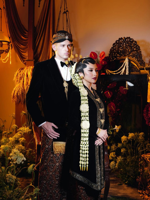 Potret prewedding pemain sepak bola Tim Nasional Indonesia, Justin Hubner dengan Jennifer Coppen. Foto: @jennifercoppenreal20/Instagram