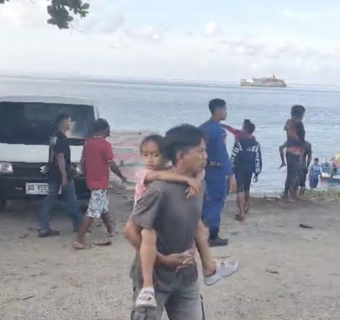 Situasi di Pulau Batang Dua (lokasinya di tengah laut antara Ternate dan Bitung), Kamis pagi (2/4/2026). Foto: Istimewa