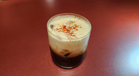 Ilustrasi kopi mont blanc. Foto: Azalia Amadea/kumparan