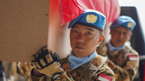 UNIFIL menggelar upacara penghormatan bagi 3 prajurit TNI yang gugur di Lebanon Foto: Dok. UNIFIL