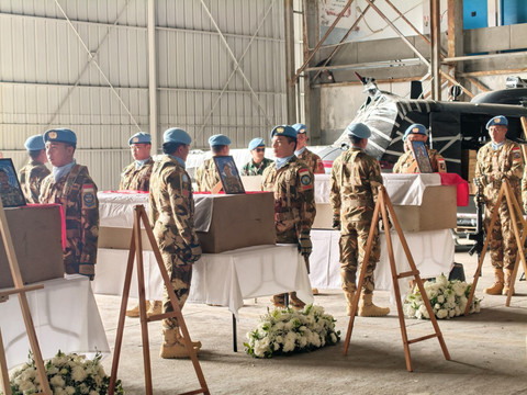 Di tengah konflik, Pemerintah pastikan pemulangan jenazah 3 personel penjaga perdamaian di Lebanon. Foto: Dok. Bakom RI