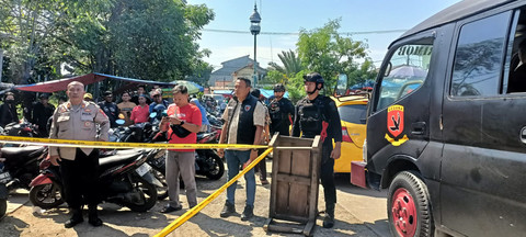 Tim Gegana Amankan Kotak Misterius di Tangerang : Ternyata Berisi Bangkai Kucing. Foto: Dok. Humas Polresta Tangerang