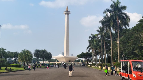 Suasana di Monas, Jakarta Pusat, Jumat (3/4/2026). Foto: Zamachsyari/kumparan