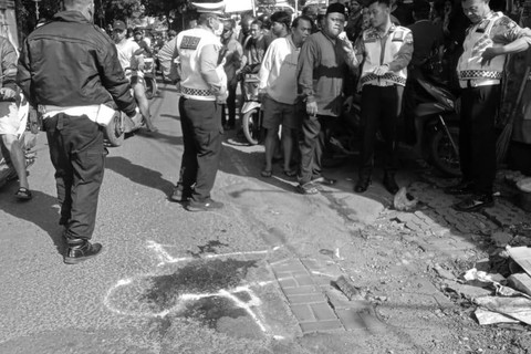 Pemotor di Kalideres, Jakbar tertabrak truk hingga tewas pada Jumat (3/4/2026). Foto: Dok. Istimewa