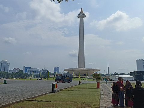Suasana Monas, Jakarta Pusat, pada libur panjang, Sabtu (4/4/2026). Foto: Nauval Pratama/kumparan