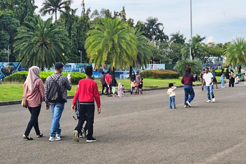 Monas di hari terakhir long weekend Paskah pada Minggu (5/4/2026). Foto: Jeni Ritanti/kumparan