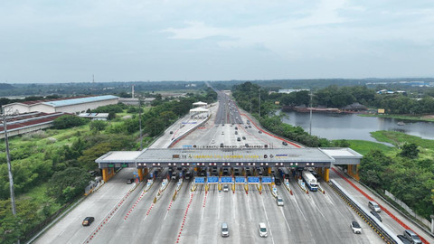 Arus lalin di tol Trans Jawa saat liburan paskah, Minggu (5/4/2026). Foto: Jasa Marga