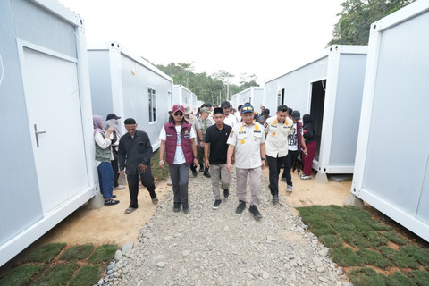 Ketua Satuan Tugas Percepatan Rehabilitasi dan Rekonstruksi (Satgas PRR) Pascabencana Sumatera Muhammad Tito Karnavian di Desa Lubuk Sidup, Kecamatan Sekerak, Kabupaten Aceh Tamiang. Foto: Satgas PRR