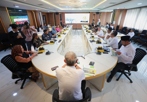 Wamensos Agus Jabo Priyono menerima perwakilan dari Yayasan Vasiatii Socaning Lokika dan masyarakat Desa Pagerejo, Kabupaten Wonosobo, Jawa Tengah di Kantor Kemensos, Senin (6/4/2026). Foto: Kemensos RI