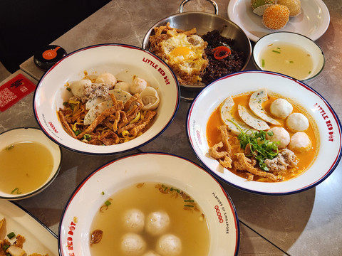 Restoran Little Red Dot yang berlokasi di Grand Indonesia sudah mengantongi sertifikasi halal. Foto: Ela Nurlaela/kumparan