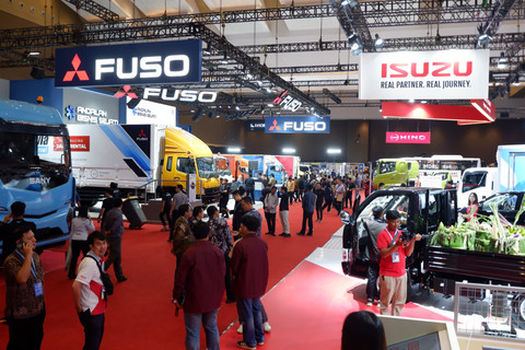 Suasana pameran Gaikindo Indonesia International Commercial Vehicle Expo (GIICOMVEC) di Kemayoran, Jakarta (8/4/2026). Foto: Sena Pratama/kumparan