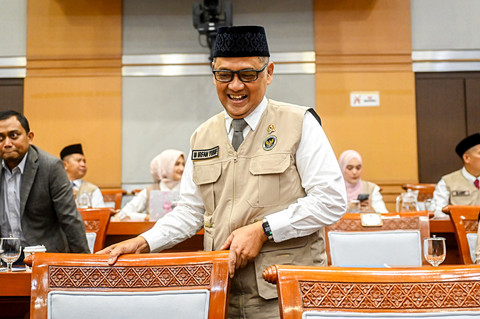 Menteri Haji dan Umrah Mochamad Irfan Yusuf bersiap mengikuti rapat kerja dengan Komisi VIII DPR di Kompleks Parlemen, Senayan, Jakarta, Rabu (8/4/2026). Foto: Rivan Awal Lingga/ANTARA FOTO