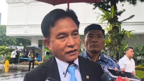 Menkokumham Imipas Yusril Ihza Mahendra di Kompleks Istana Kepresidenan, Jakarta Pusat, Jumat (10/4/2026). Foto: Zamachsyari/kumparan