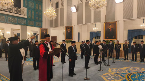 Suasana pengucapan sumpah hakim konstitusi dan keanggotaan Ombudsman RI serta pelantika dubes dan Wakil dubes RI di Istana Negara, Jakarta Pusat, Jumat (10/4/2026). Foto: Zamachsyari/kumparan