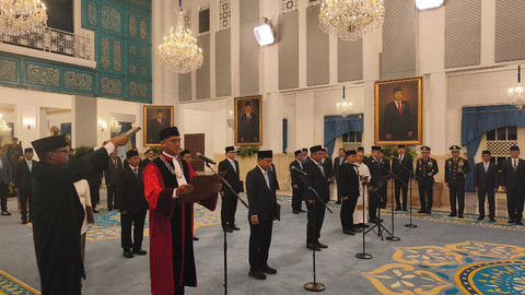 Suasana pengucapan sumpah hakim konstitusi dan keanggotaan Ombudsman RI serta pelantika dubes dan Wakil dubes RI di Istana Negara, Jakarta Pusat, Jumat (10/4/2026). Foto: Zamachsyari/kumparan
