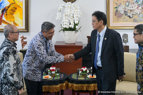 Menteri Keuangan (Menkeu), Purbaya Yudhi Sadewa bertemu dengan perwakilan Gaikindo di Jakarta. Foto: Kementerian Keuangan