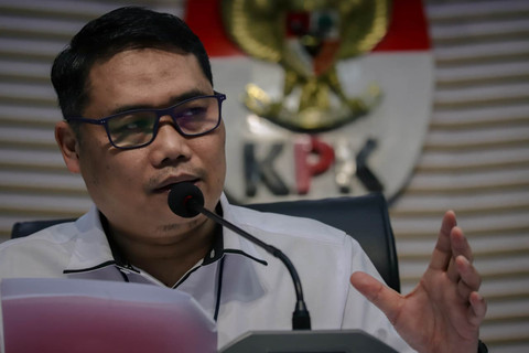 Konferensi pers kasus dugaan tindak pidana korupsi Bupati Tulungagung di Gedung KPK Merah Putih, Jakarta, Sabtu (11/4/2026). Foto: Jamal Ramadhan/kumparan
