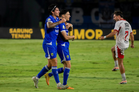 Selebrasi pemain Persib Bandung Federico Barba usai mencetak gol ke gawang Bali United pada pertandingan lanjutan Super League di Stadion Gelora Bandung Lautan Api (GBLA), Bandung, Minggu (12/4/2026). Foto: Abdan Syakura/ANTARA FOTO