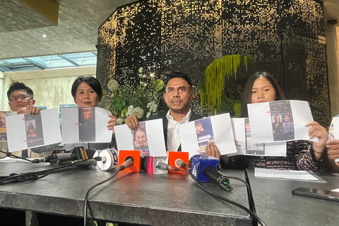 Kuasa hukum dan juru bicara manajemen Rossa Natalia Rusli dan M. Ikhsan Tualeka, saat ditemui di kawasan Jakarta Selatan, Senin (13/4/2026). Foto: Salsha Okta Fairuz/kumparan